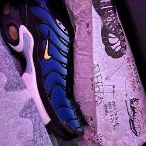 SOLD ON MERCARI!! Nike air max plus